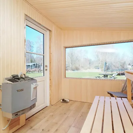 6 Person In Vejby-by Traum